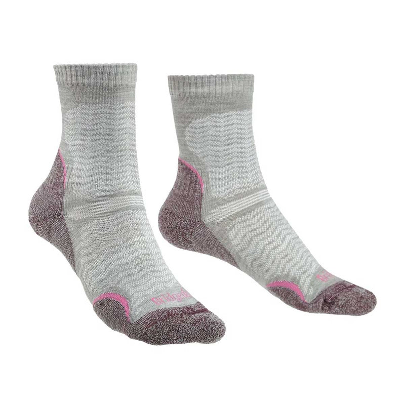 Load image into Gallery viewer, Bridgedale Womens Hike Ultra Light Merino Crew Socks
