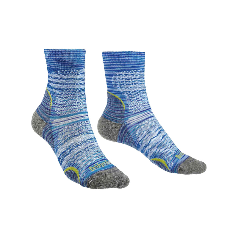 Load image into Gallery viewer, Womens Hike Ultra Light T2 Performance Socks
