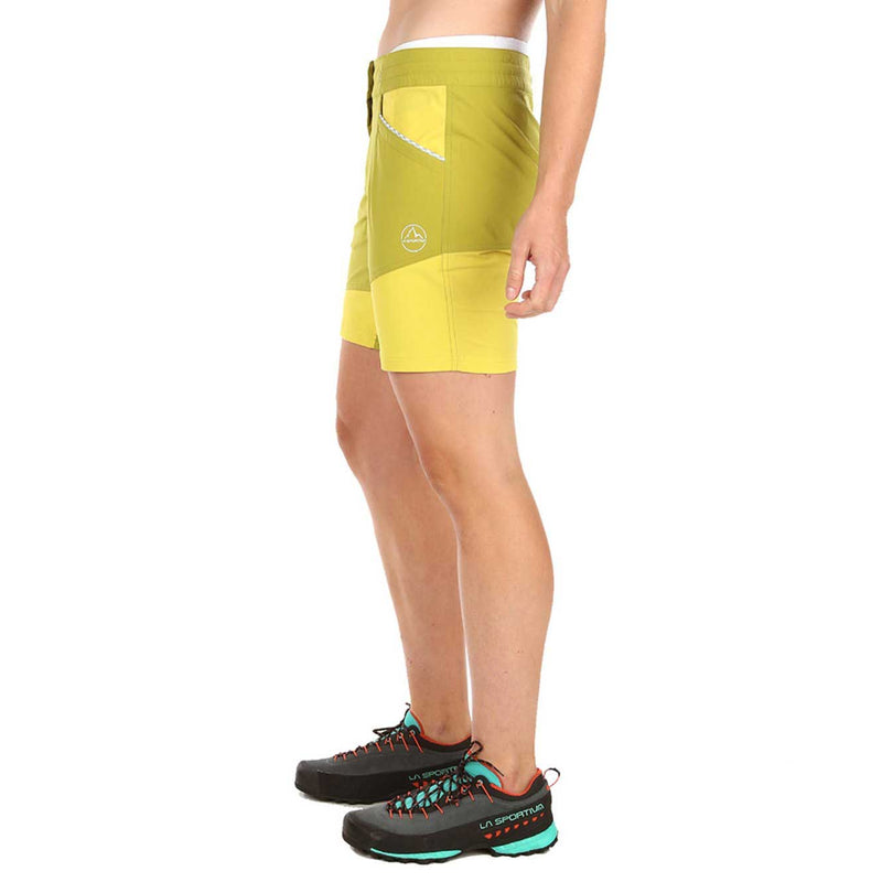Load image into Gallery viewer, la sportiva womens daka shorts on body 2
