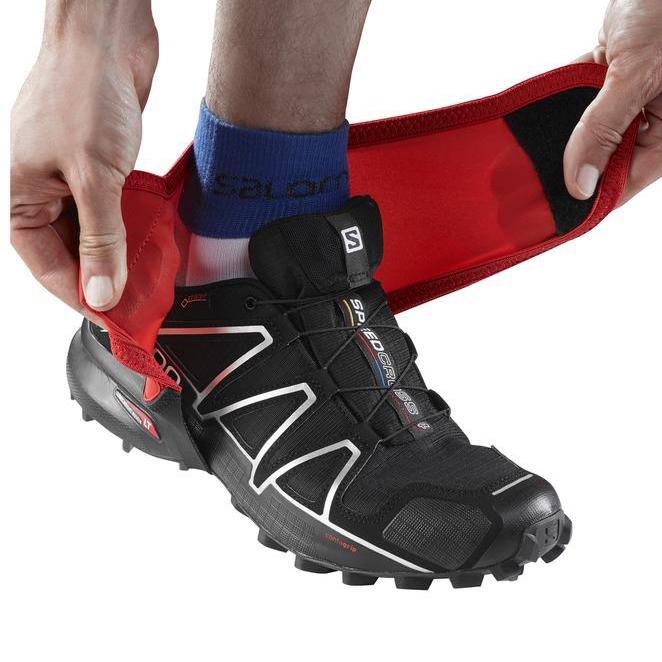Load image into Gallery viewer, salomon trail gaiters putting on
